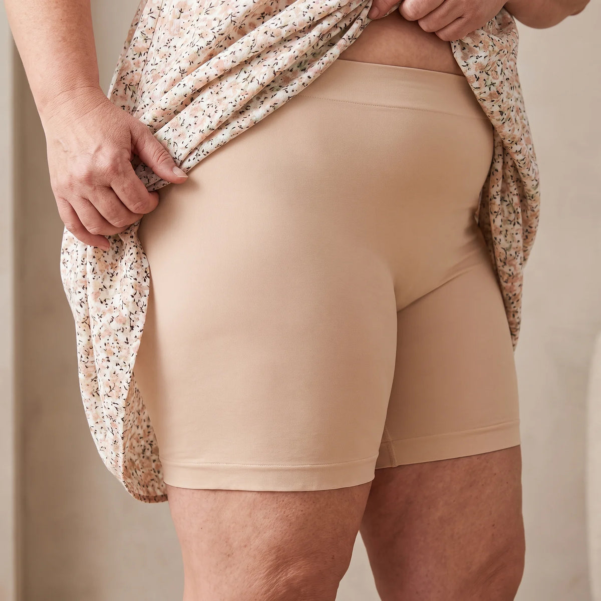 Smooth coverage on the inner thigh
